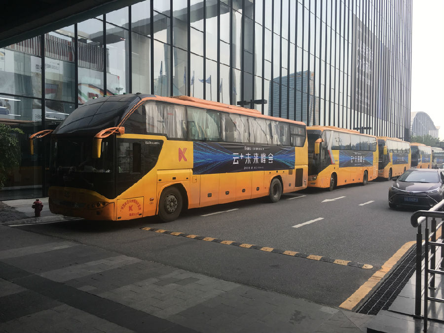广州旅游租车：宇通大巴